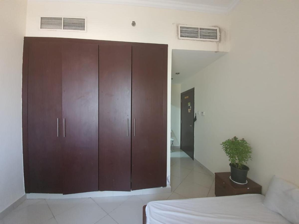 One Masterbedroom In 2 Bedroom Apt,Al Darwesh,Al Barsha 1 Dubaj Kültér fotó